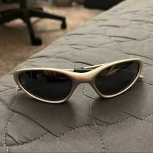 Oakley minute 1.0 silver